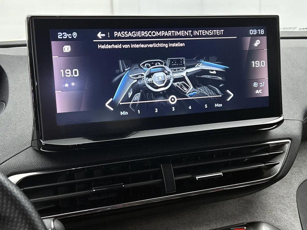 SUV GT Pack Business 130pk Automaat | 7 Zitplaatsen | Navigatie | Rondomzichtcamera | Focal Premium HiFi | Handsfree achterklep | Full Led koplampen | Adaptieve Cruise Control | Climate Cont