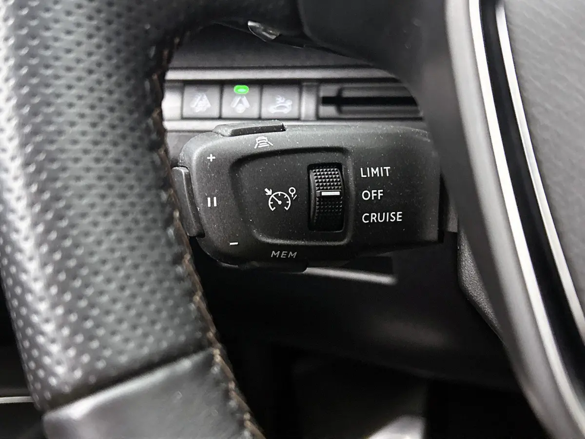 SUV GT Pack Business 130pk Automaat | 7 Zitplaatsen | Navigatie | Rondomzichtcamera | Focal Premium HiFi | Handsfree achterklep | Full Led koplampen | Adaptieve Cruise Control | Climate Cont
