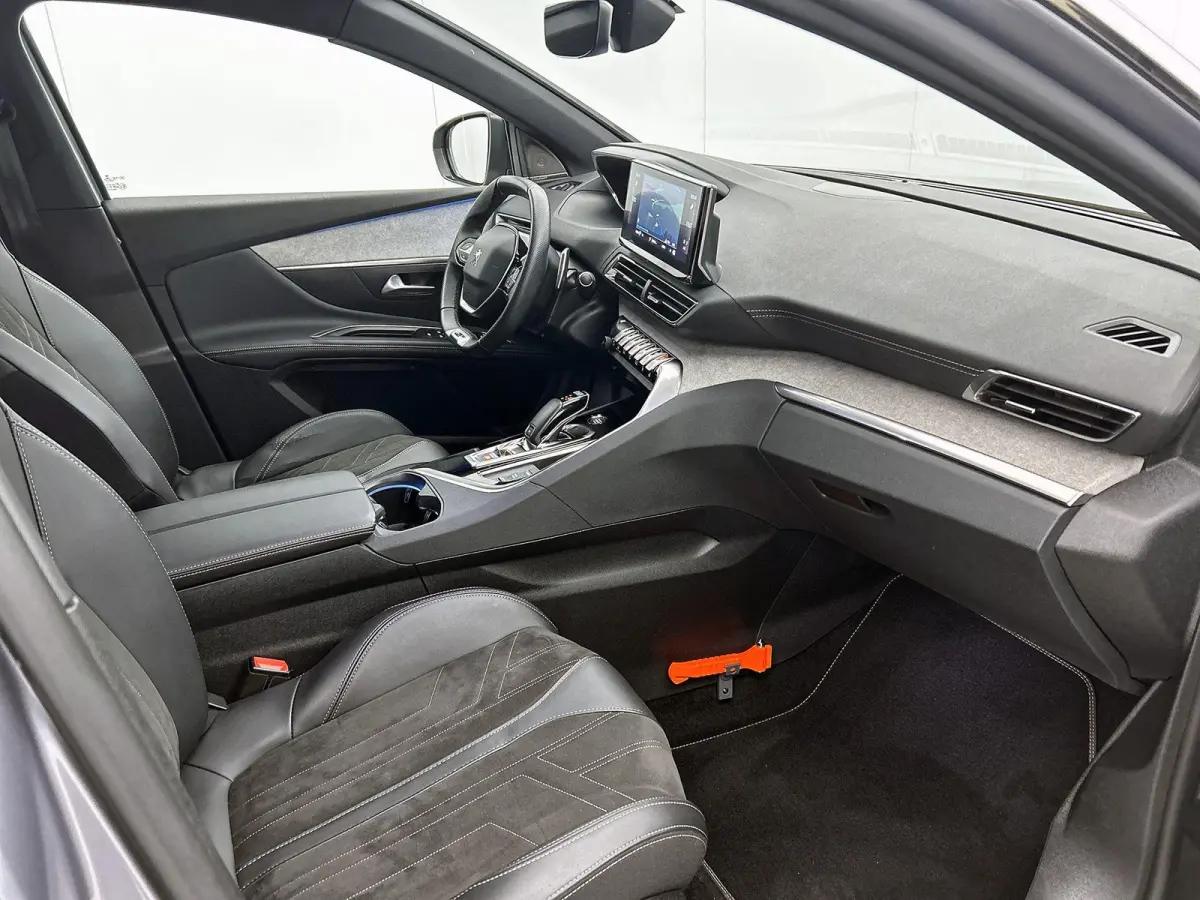 SUV GT Pack Business 130pk Automaat | 7 Zitplaatsen | Navigatie | Rondomzichtcamera | Focal Premium HiFi | Handsfree achterklep | Full Led koplampen | Adaptieve Cruise Control | Climate Cont