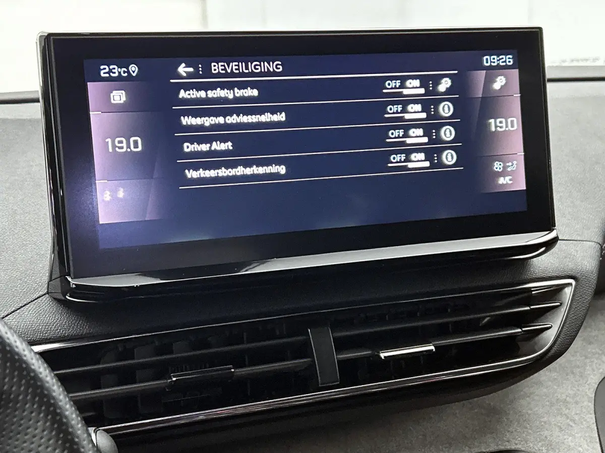 SUV GT Pack Business 130pk Automaat | 7 Zitplaatsen | Navigatie | Rondomzichtcamera | Focal Premium HiFi | Handsfree achterklep | Full Led koplampen | Adaptieve Cruise Control | Climate Cont