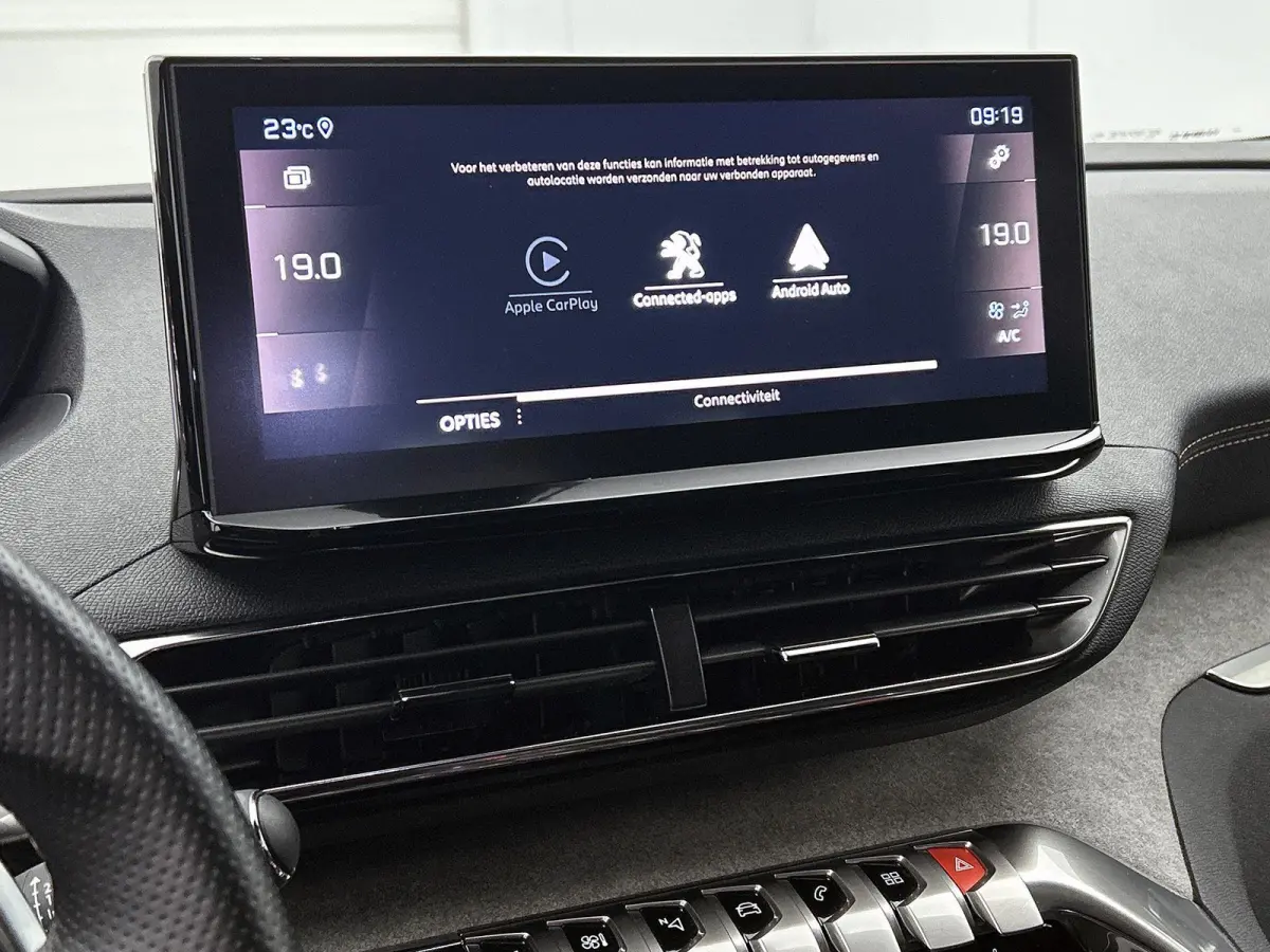 SUV GT Pack Business 130pk Automaat | 7 Zitplaatsen | Navigatie | Rondomzichtcamera | Focal Premium HiFi | Handsfree achterklep | Full Led koplampen | Adaptieve Cruise Control | Climate Cont