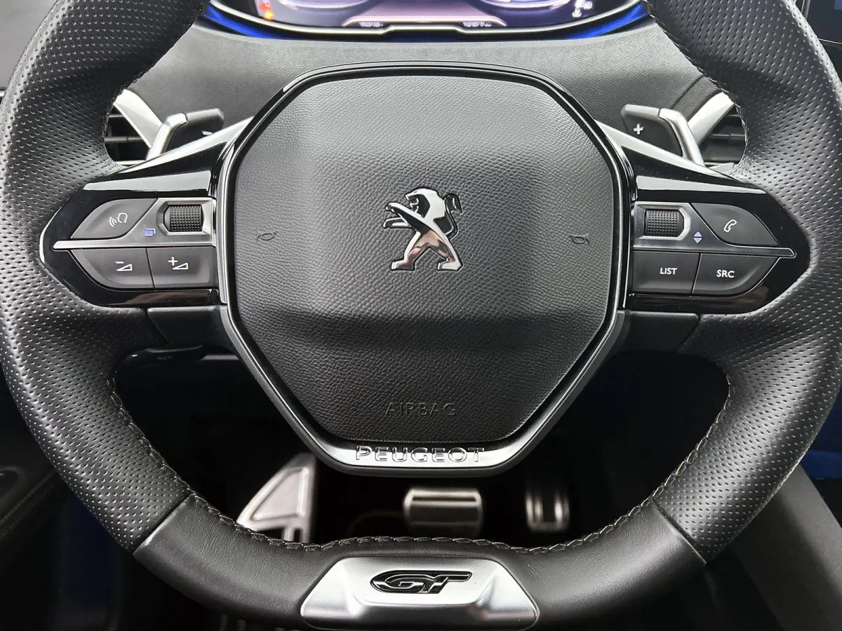 SUV GT Pack Business 130pk Automaat | 7 Zitplaatsen | Navigatie | Rondomzichtcamera | Focal Premium HiFi | Handsfree achterklep | Full Led koplampen | Adaptieve Cruise Control | Climate Cont