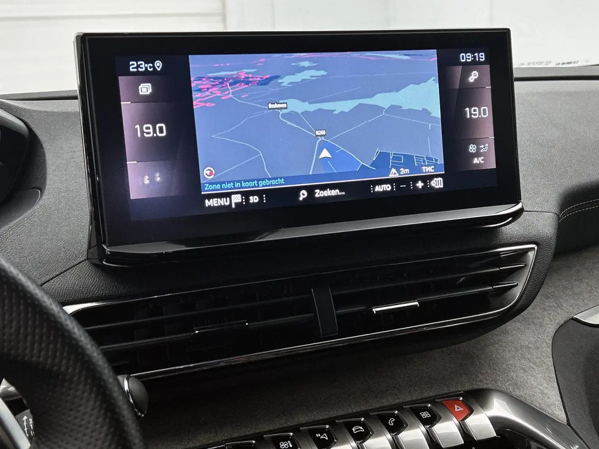 SUV GT Pack Business 130pk Automaat | 7 Zitplaatsen | Navigatie | Rondomzichtcamera | Focal Premium HiFi | Handsfree achterklep | Full Led koplampen | Adaptieve Cruise Control | Climate Cont