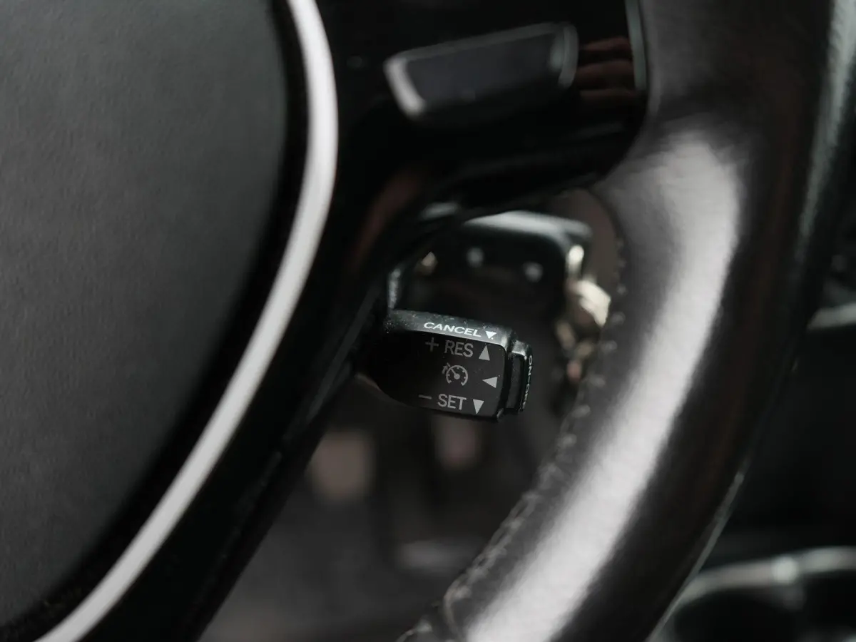 1.0 VVT-i x-wave SCHUIFDAK | ACHTERUITRIJCAMERA | NAVIGATIE | APPLE CARPLAY | TREKHAAK | CRUISE | AIRCO | BLUETOOTH |12 MAANDEN BOVAG GARANTIE |