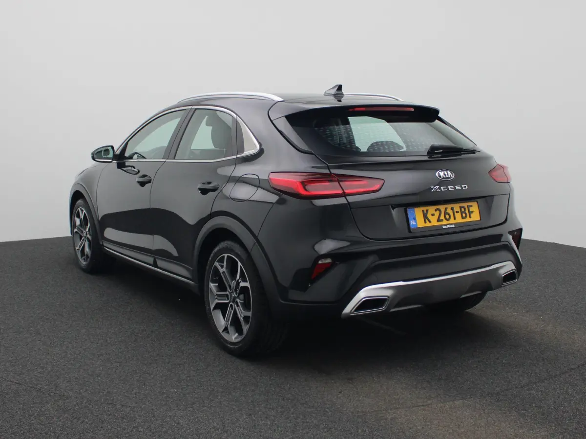 1.0 T-GDi DynamicLine Airco | Bluetooth | Buitenspiegels Elektrisch Inklapbaar | Cruise Control | Dakrails | LED Koplampen | Lederen Stuurwiel | Lichtmetalen Velgen | Navigatiesysteem | Stuu