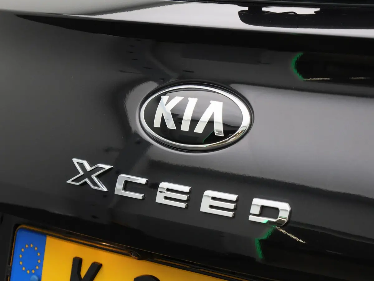 1.0 T-GDi DynamicLine Nederlands Voertuig | Apple Carplay | Android Auto | Cruise Control | Achteruitrij Camera | Dakrails | Lichtmetalen Velgen | Lane Assist