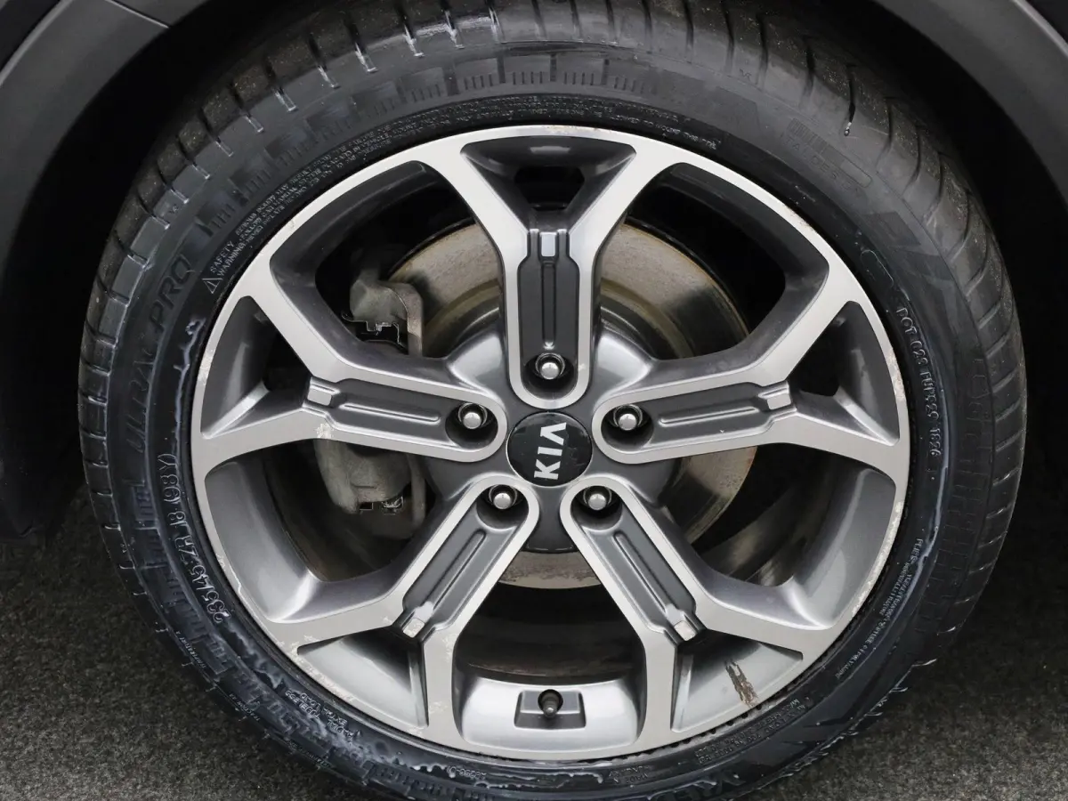 1.0 T-GDi DynamicLine Airco | Bluetooth | Buitenspiegels Elektrisch Inklapbaar | Cruise Control | Dakrails | LED Koplampen | Lederen Stuurwiel | Lichtmetalen Velgen | Navigatiesysteem | Stuu