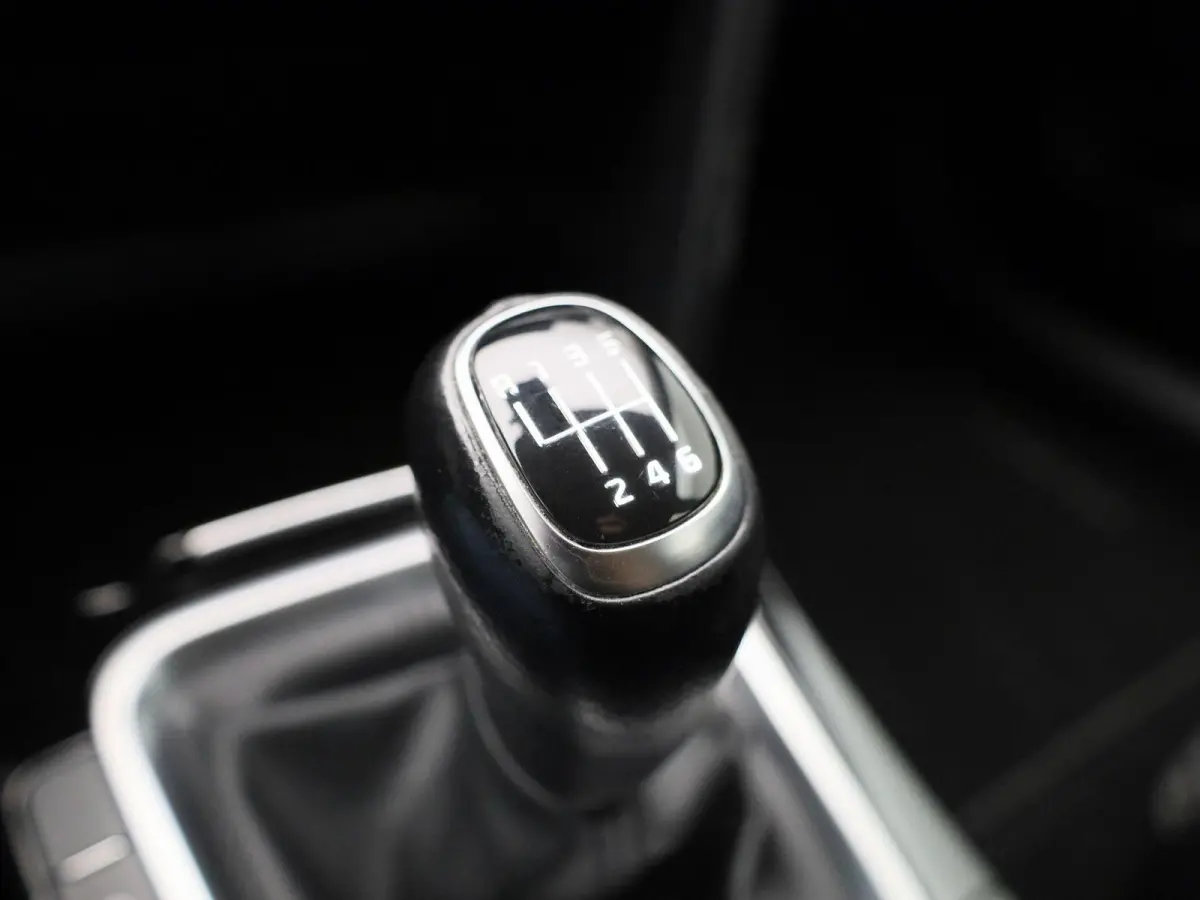 1.0 T-GDi DynamicLine Nederlands Voertuig | Apple Carplay | Android Auto | Cruise Control | Achteruitrij Camera | Dakrails | Lichtmetalen Velgen | Lane Assist