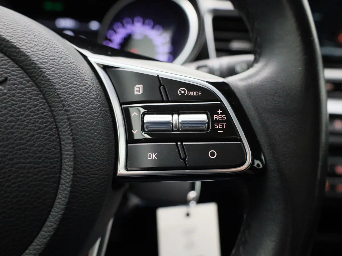 1.0 T-GDi DynamicLine Nederlands Voertuig | Apple Carplay | Android Auto | Cruise Control | Achteruitrij Camera | Dakrails | Lichtmetalen Velgen | Lane Assist