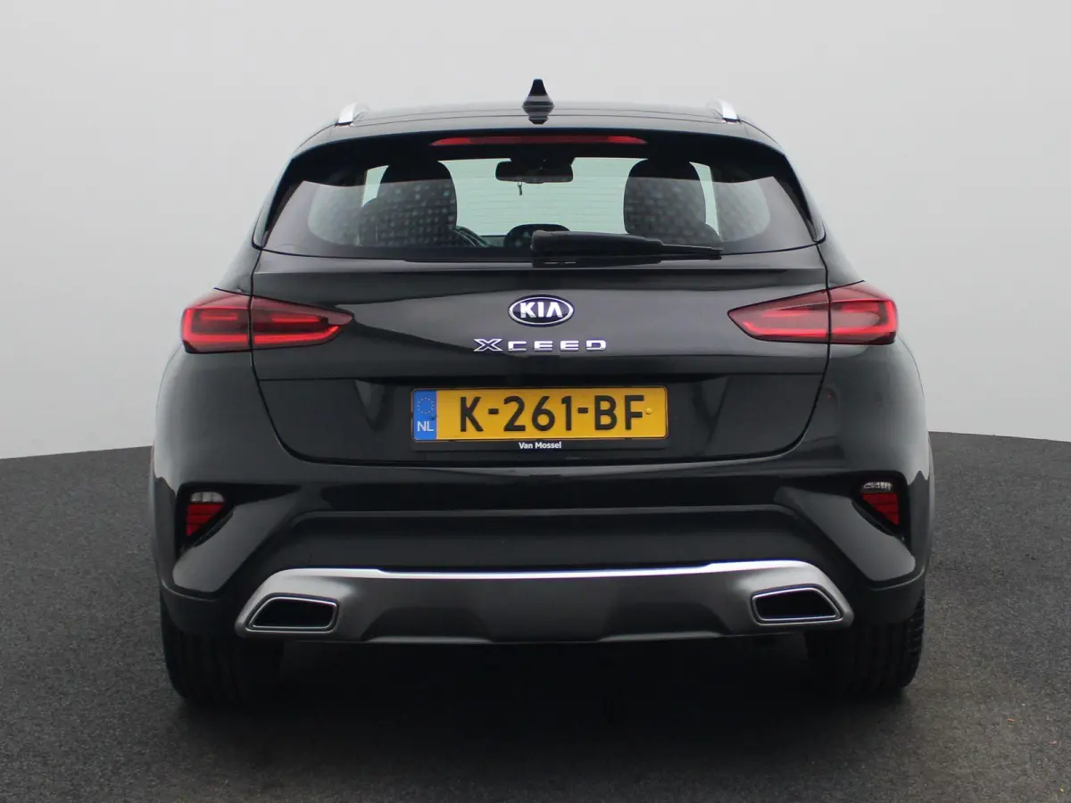 1.0 T-GDi DynamicLine Airco | Bluetooth | Buitenspiegels Elektrisch Inklapbaar | Cruise Control | Dakrails | LED Koplampen | Lederen Stuurwiel | Lichtmetalen Velgen | Navigatiesysteem | Stuu