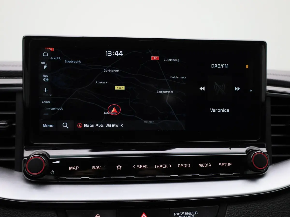 1.0 T-GDi DynamicLine Nederlands Voertuig | Apple Carplay | Android Auto | Cruise Control | Achteruitrij Camera | Dakrails | Lichtmetalen Velgen | Lane Assist
