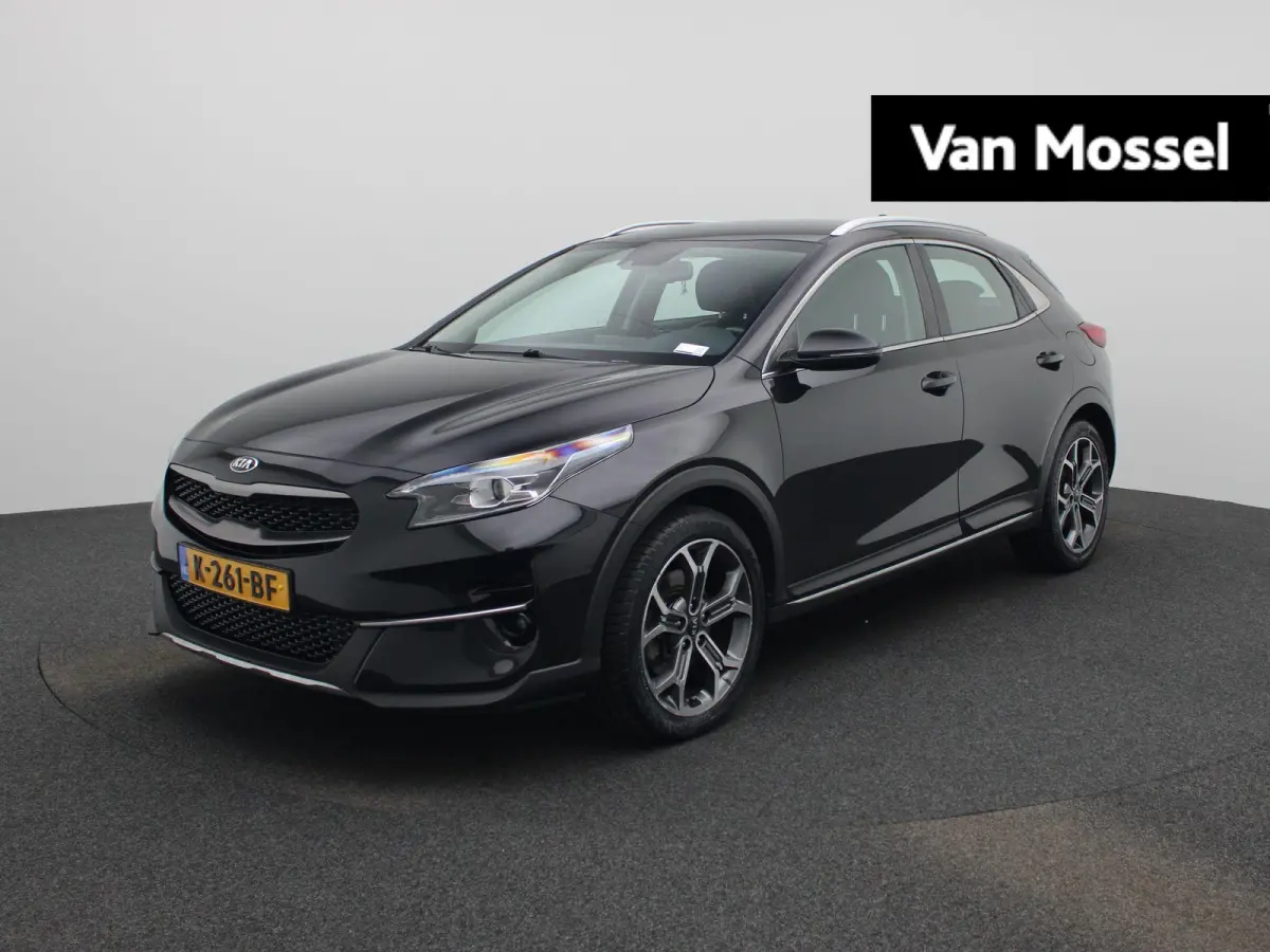 1.0 T-GDi DynamicLine Airco | Bluetooth | Buitenspiegels Elektrisch Inklapbaar | Cruise Control | Dakrails | LED Koplampen | Lederen Stuurwiel | Lichtmetalen Velgen | Navigatiesysteem | Stuu