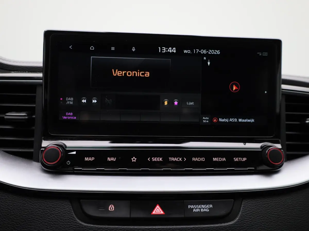 1.0 T-GDi DynamicLine Nederlands Voertuig | Apple Carplay | Android Auto | Cruise Control | Achteruitrij Camera | Dakrails | Lichtmetalen Velgen | Lane Assist