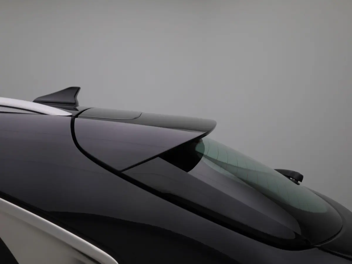 1.0 T-GDi DynamicLine Nederlands Voertuig | Apple Carplay | Android Auto | Cruise Control | Achteruitrij Camera | Dakrails | Lichtmetalen Velgen | Lane Assist