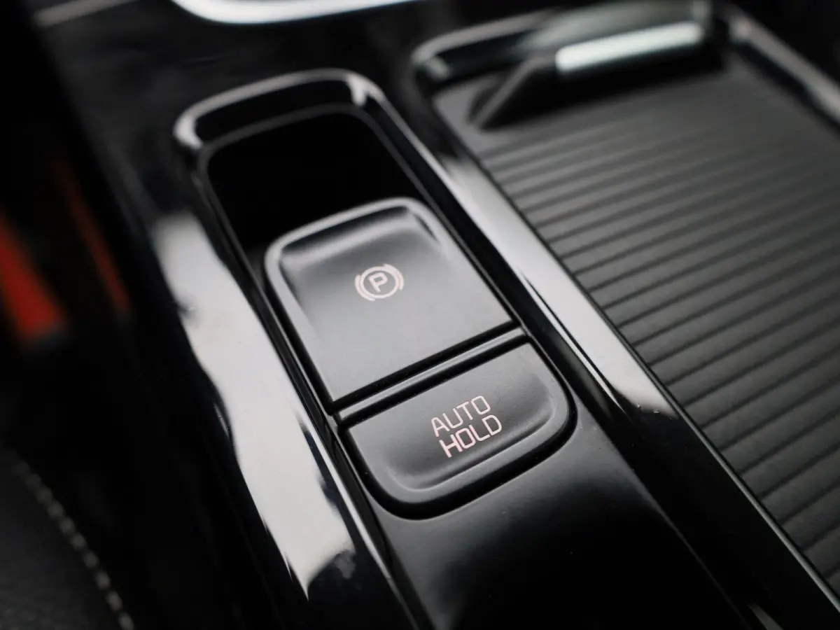 1.0 T-GDi DynamicLine Nederlands Voertuig | Apple Carplay | Android Auto | Cruise Control | Achteruitrij Camera | Dakrails | Lichtmetalen Velgen | Lane Assist
