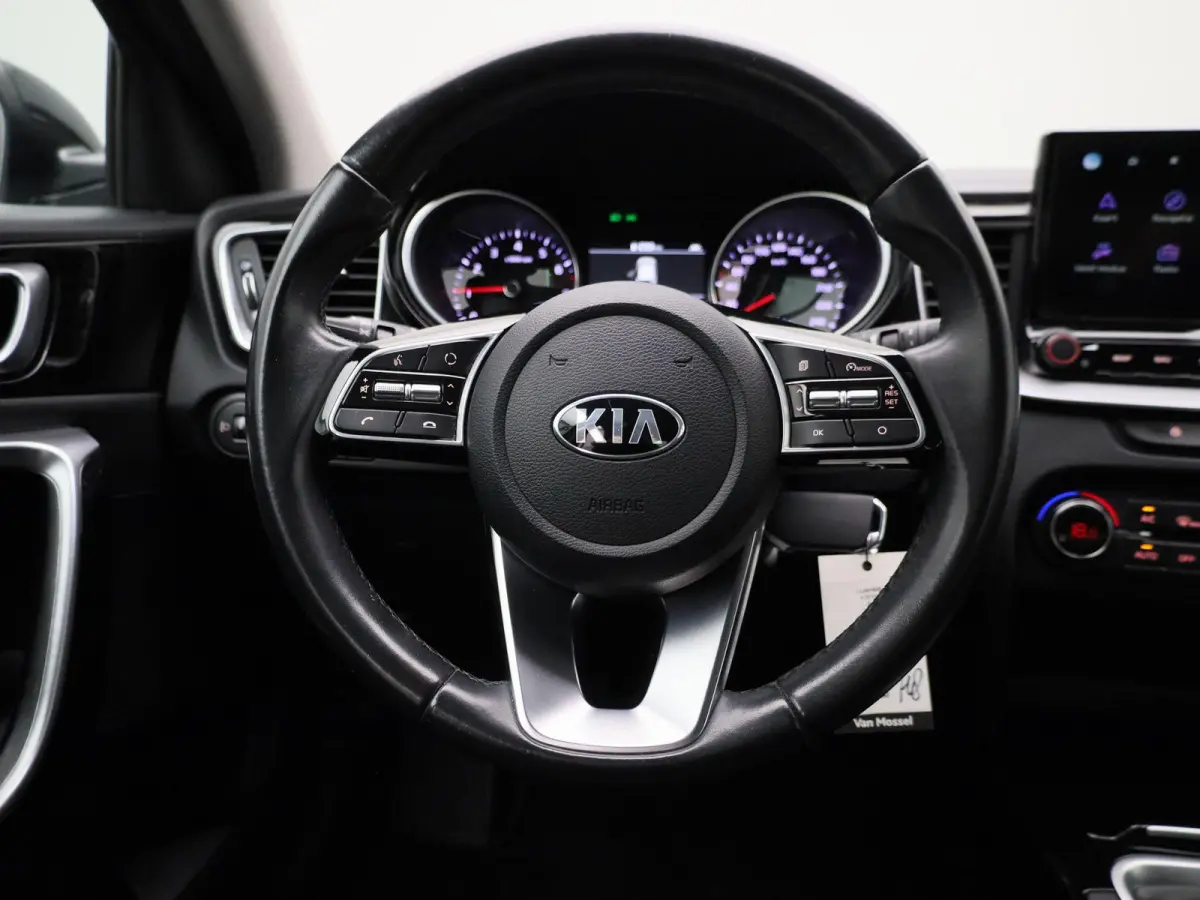 1.0 T-GDi DynamicLine Nederlands Voertuig | Apple Carplay | Android Auto | Cruise Control | Achteruitrij Camera | Dakrails | Lichtmetalen Velgen | Lane Assist