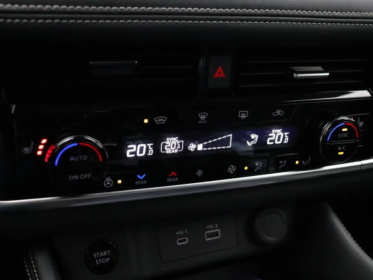 1.5 e-4orce Tekna 4WD | Leder | Stoel & Stuurverwarming | 4WD | 1800kg trekgewicht | Carplay |