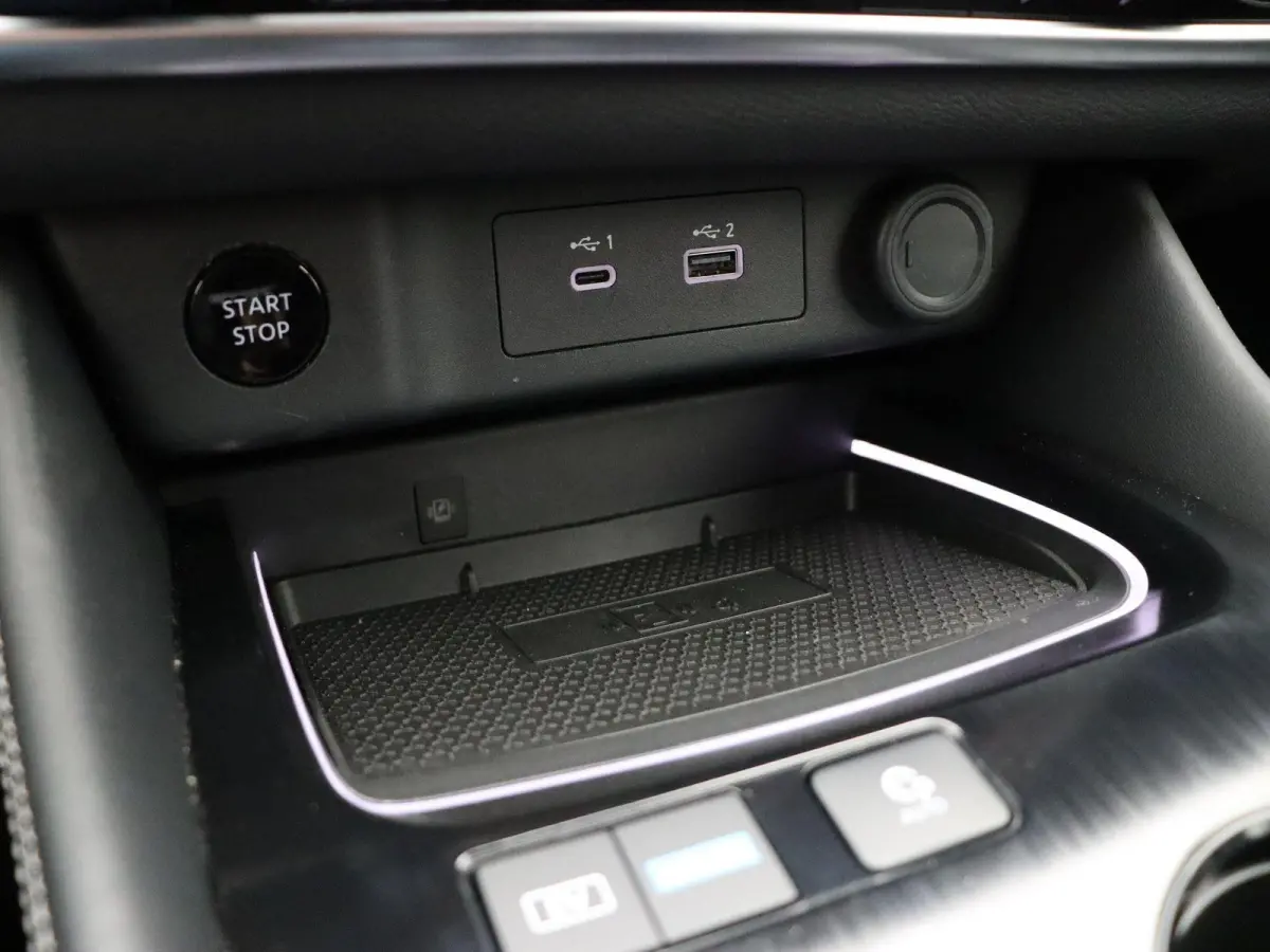1.5 e-4orce Tekna 4WD | Leder | Stoel & Stuurverwarming | 4WD | 1800kg trekgewicht | Carplay |