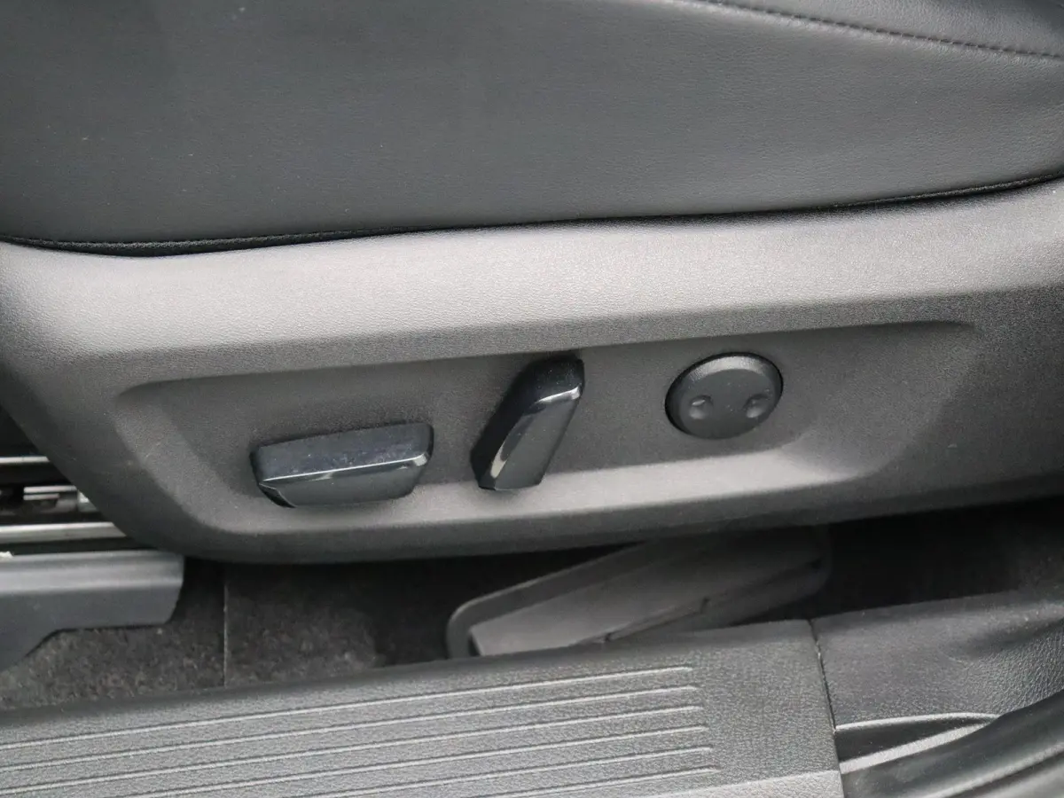 1.5 e-4orce Tekna 4WD | Leder | Stoel & Stuurverwarming | 4WD | 1800kg trekgewicht | Carplay |