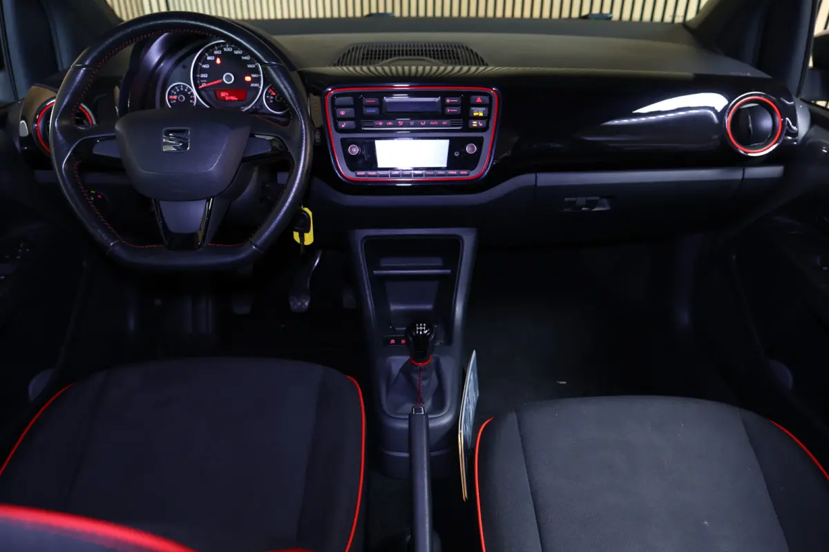 1.0 Sport FR Line AIRCO LM VELGEN BLUTOOTH FR-LINE PDC ACHTER "17