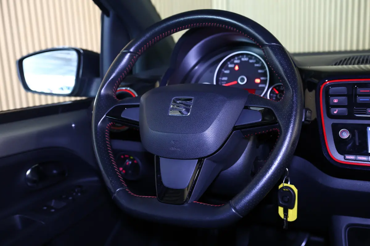 1.0 Sport FR Line AIRCO LM VELGEN BLUTOOTH FR-LINE PDC ACHTER "17