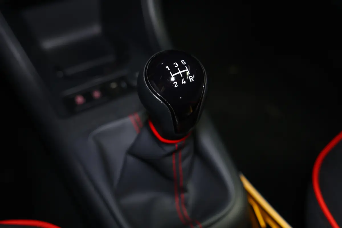 1.0 Sport FR Line AIRCO LM VELGEN BLUTOOTH FR-LINE PDC ACHTER "17