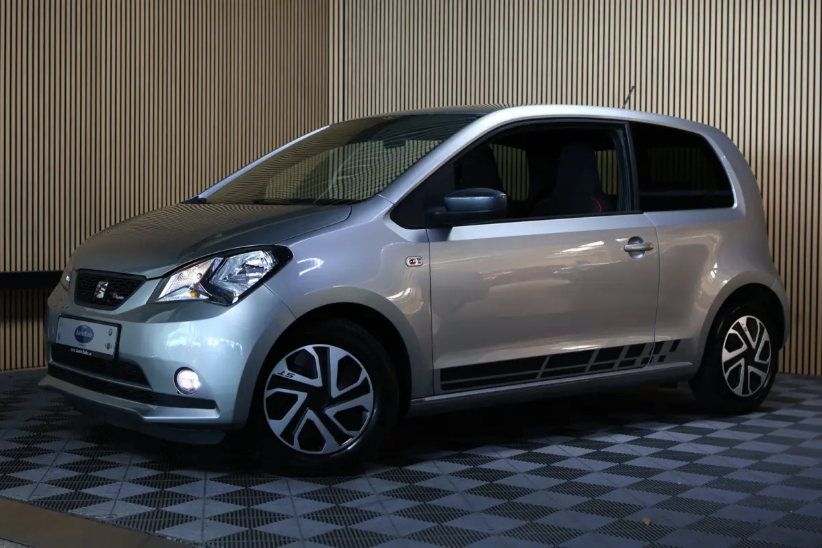 1.0 Sport FR Line AIRCO LM VELGEN BLUTOOTH FR-LINE PDC ACHTER "17