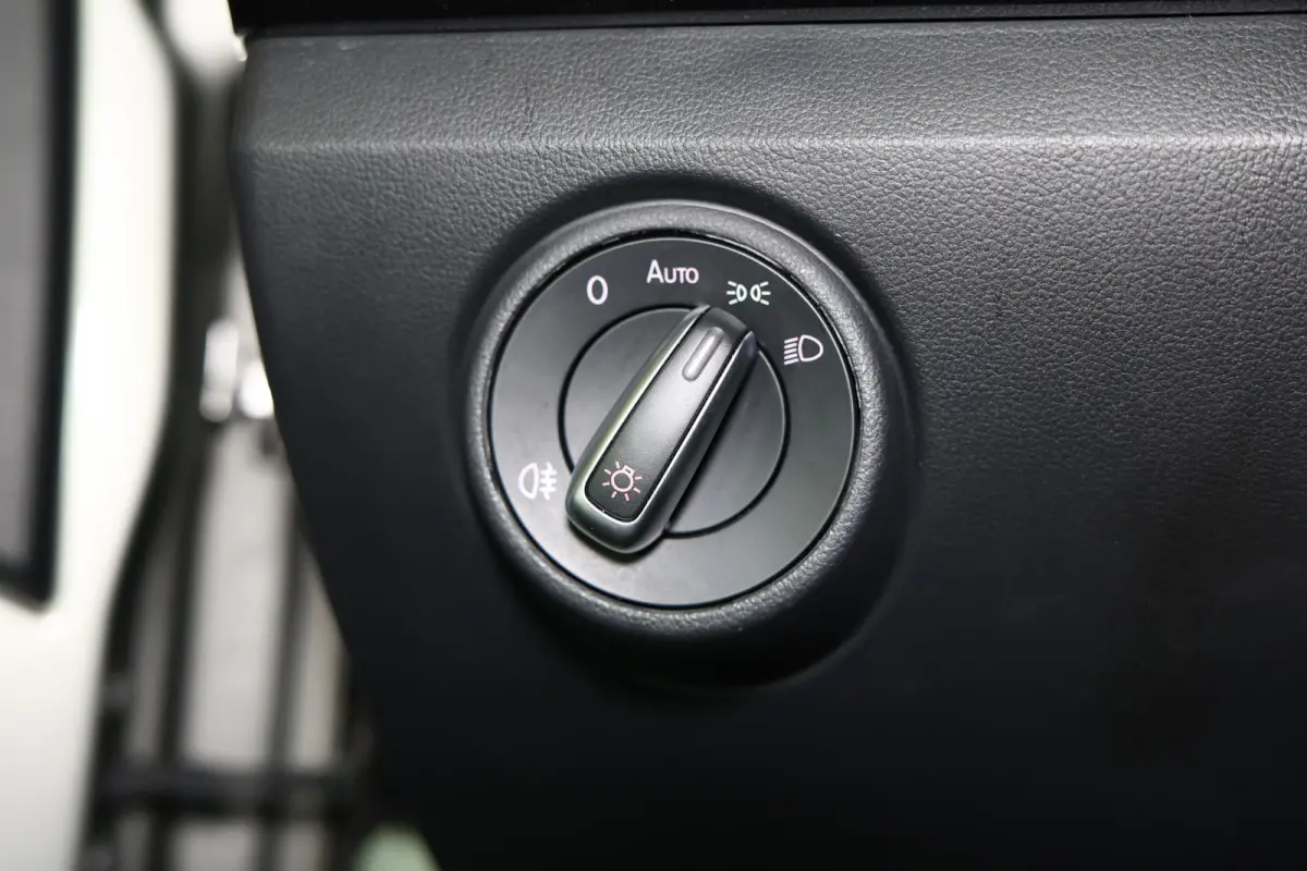 1.0 Sport FR Line AIRCO LM VELGEN BLUTOOTH FR-LINE PDC ACHTER "17