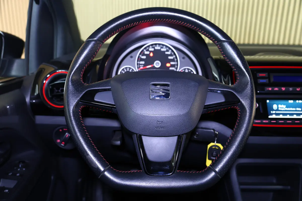1.0 Sport FR Line AIRCO LM VELGEN BLUTOOTH FR-LINE PDC ACHTER "17