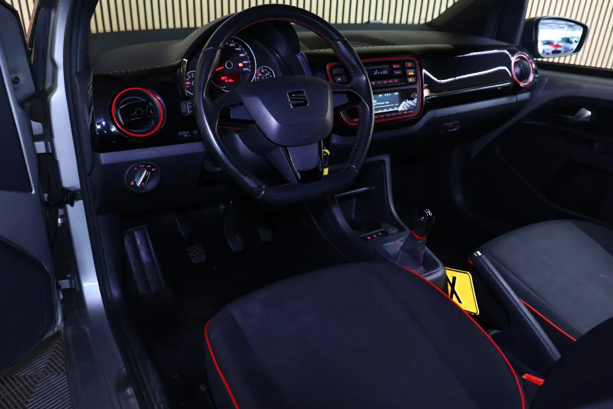 1.0 Sport FR Line AIRCO LM VELGEN BLUTOOTH FR-LINE PDC ACHTER "17