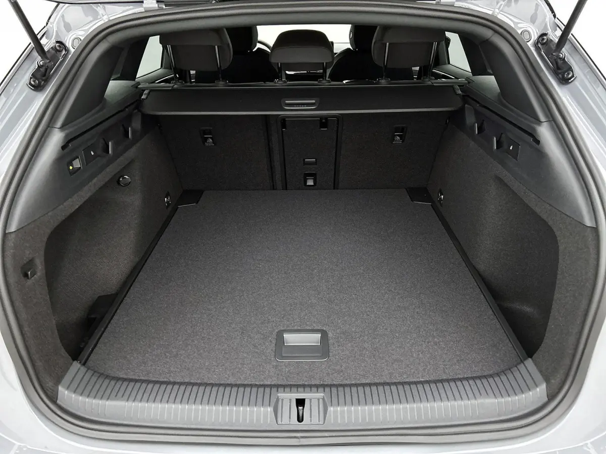 Limited Edition 59 kWh 204pk | Trekhaak inklapbaar | Apple CarPlay en Android Auto | head-updisplay | Adaptive Cruise Control | Voorstoelen verwarmbaar | Automatische airconditioning | Parke