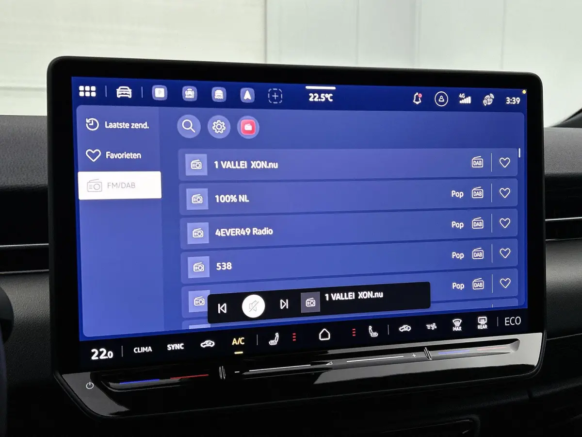 Limited Edition 59 kWh 204pk | Trekhaak inklapbaar | Apple CarPlay en Android Auto | head-updisplay | Adaptive Cruise Control | Voorstoelen verwarmbaar | Automatische airconditioning | Parke