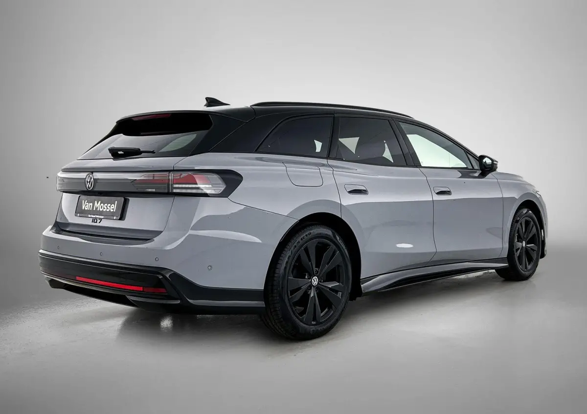 Limited Edition 59 kWh 204pk | Trekhaak inklapbaar | Apple CarPlay en Android Auto | head-updisplay | Adaptive Cruise Control | Voorstoelen verwarmbaar | Automatische airconditioning | Parke
