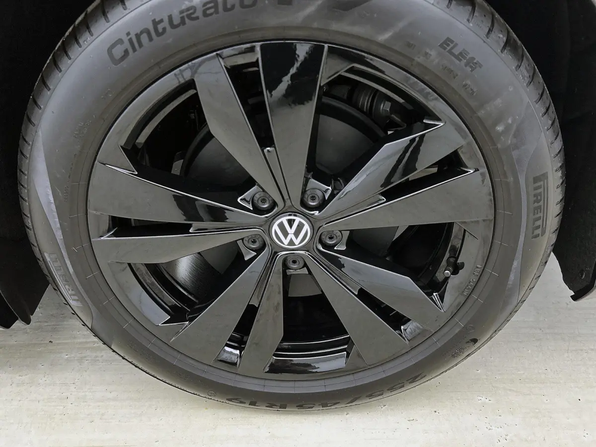 Limited Edition 59 kWh 204pk | Trekhaak inklapbaar | Apple CarPlay en Android Auto | head-updisplay | Adaptive Cruise Control | Voorstoelen verwarmbaar | Automatische airconditioning | Parke