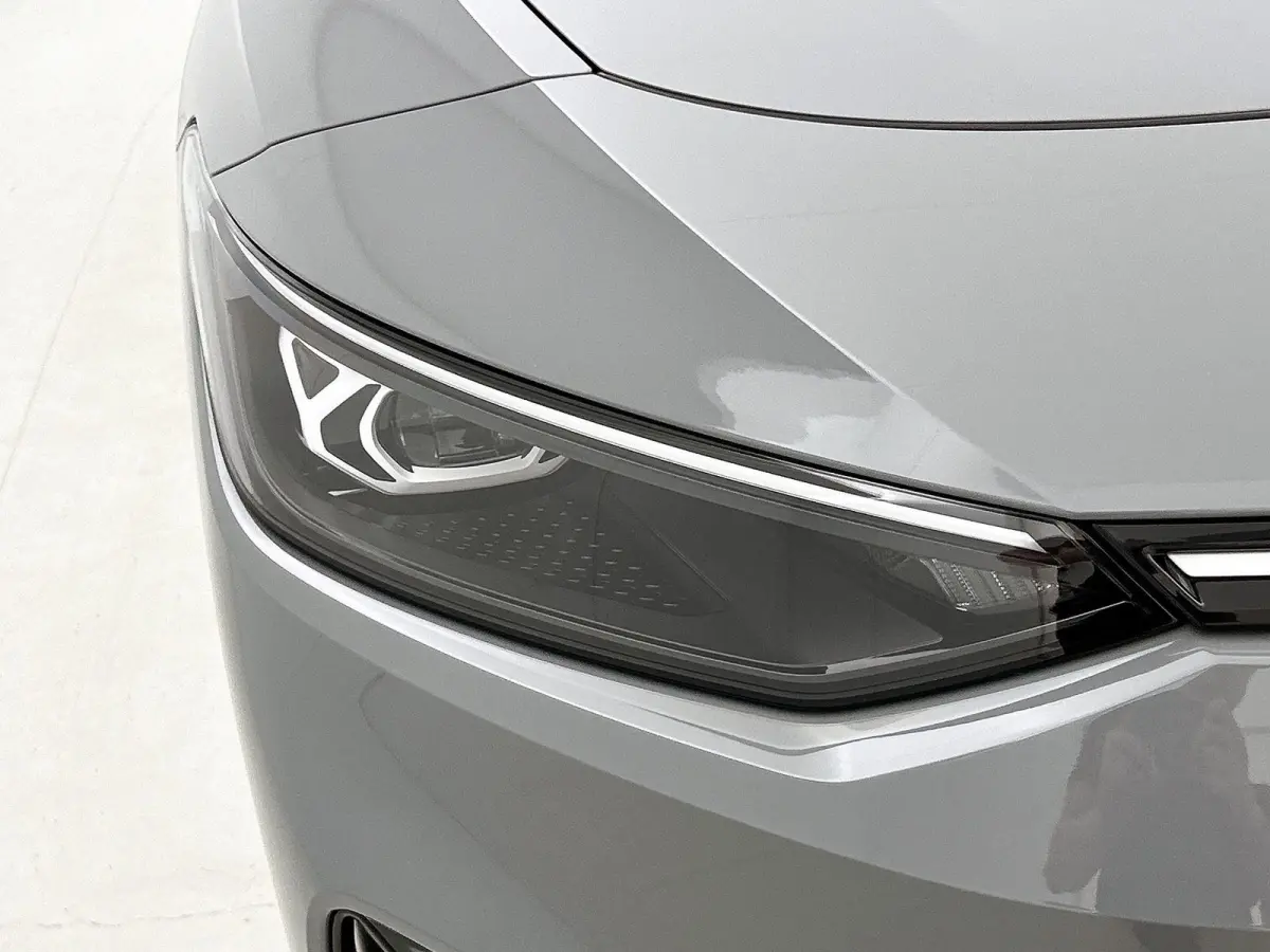 Limited Edition 59 kWh 204pk | Trekhaak inklapbaar | Apple CarPlay en Android Auto | head-updisplay | Adaptive Cruise Control | Voorstoelen verwarmbaar | Automatische airconditioning | Parke