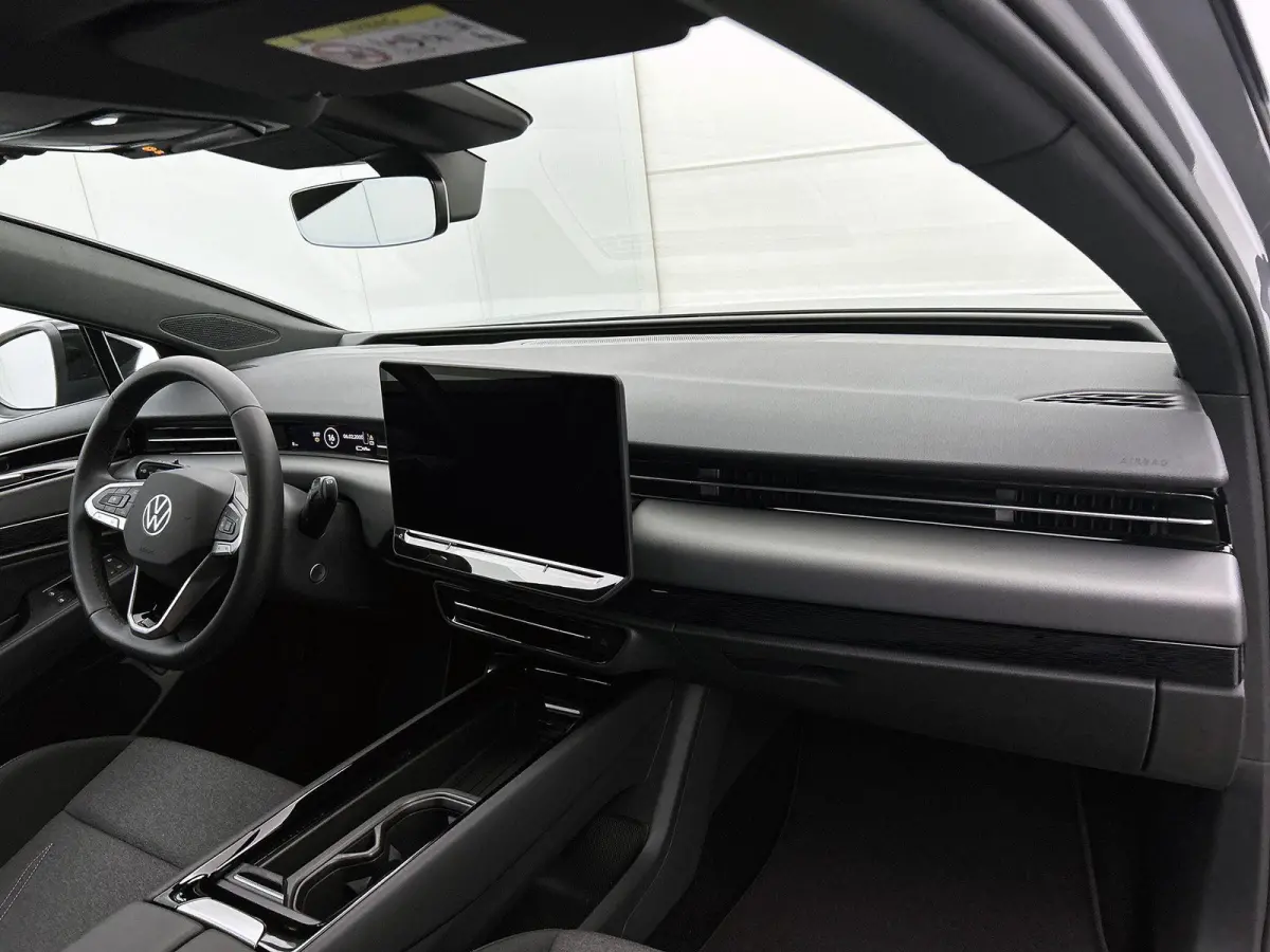 Limited Edition 59 kWh 204pk | Trekhaak inklapbaar | Apple CarPlay en Android Auto | head-updisplay | Adaptive Cruise Control | Voorstoelen verwarmbaar | Automatische airconditioning | Parke