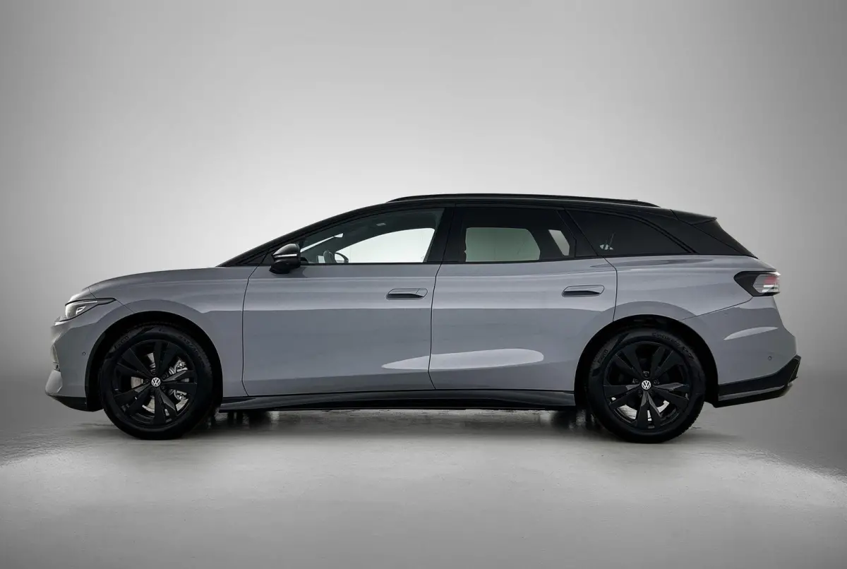 Limited Edition 59 kWh 204pk | Trekhaak inklapbaar | Apple CarPlay en Android Auto | head-updisplay | Adaptive Cruise Control | Voorstoelen verwarmbaar | Automatische airconditioning | Parke
