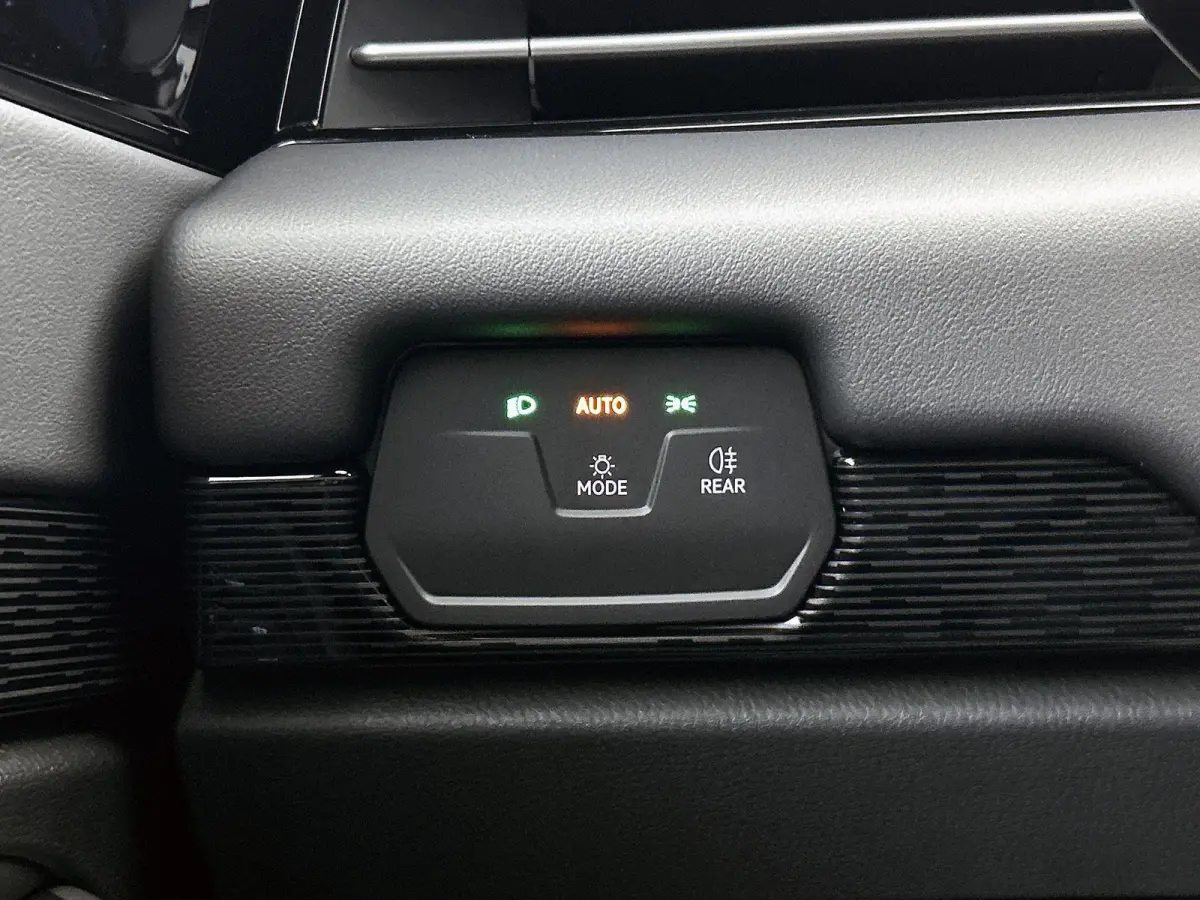 Limited Edition 59 kWh 204pk | Trekhaak inklapbaar | Apple CarPlay en Android Auto | head-updisplay | Adaptive Cruise Control | Voorstoelen verwarmbaar | Automatische airconditioning | Parke