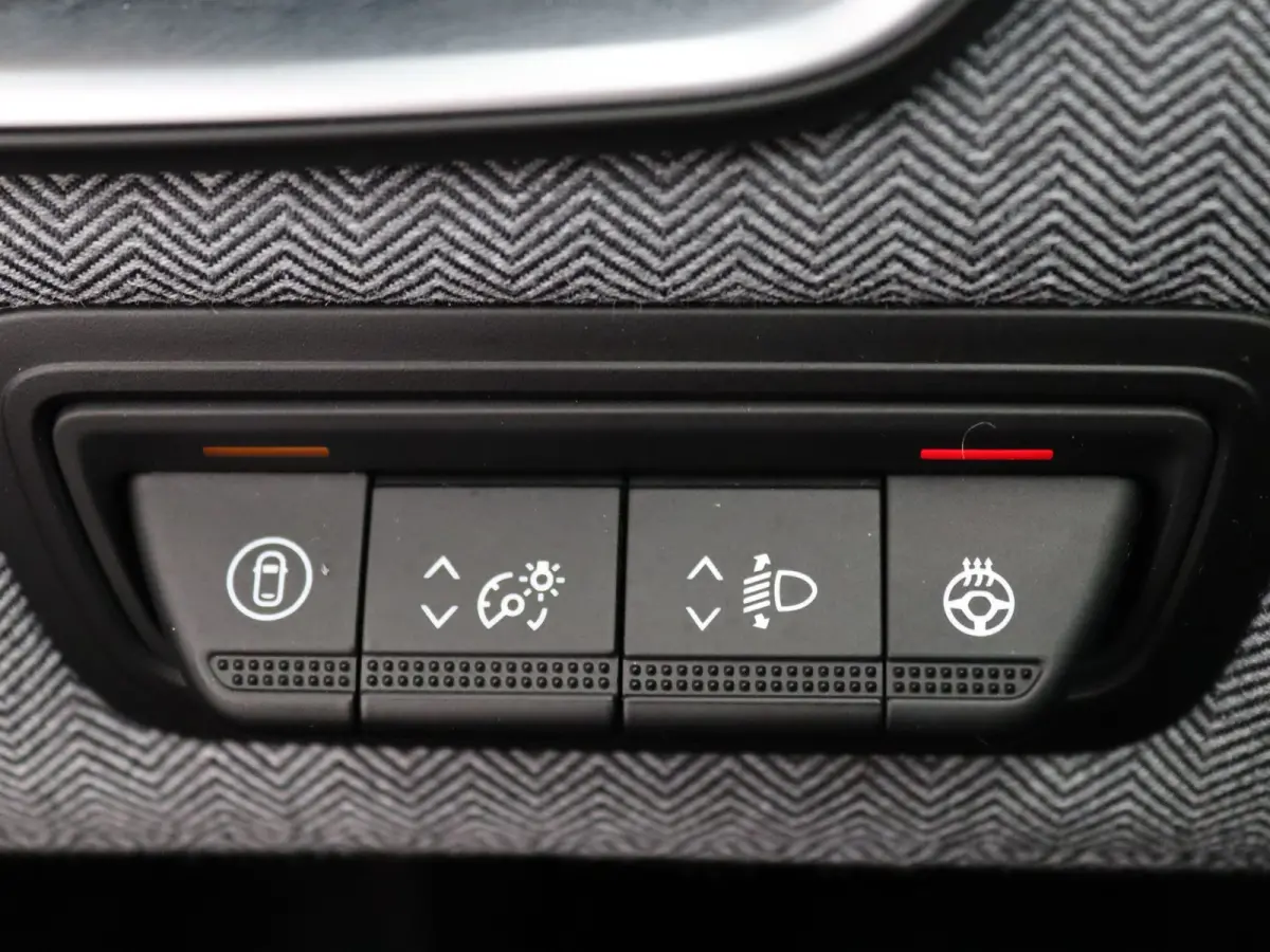 E-Tech Full Hybrid techno 145pk 360° Camera | Cruise | Navi | Parkeersens. v+a | Stoel-/stuurverw.