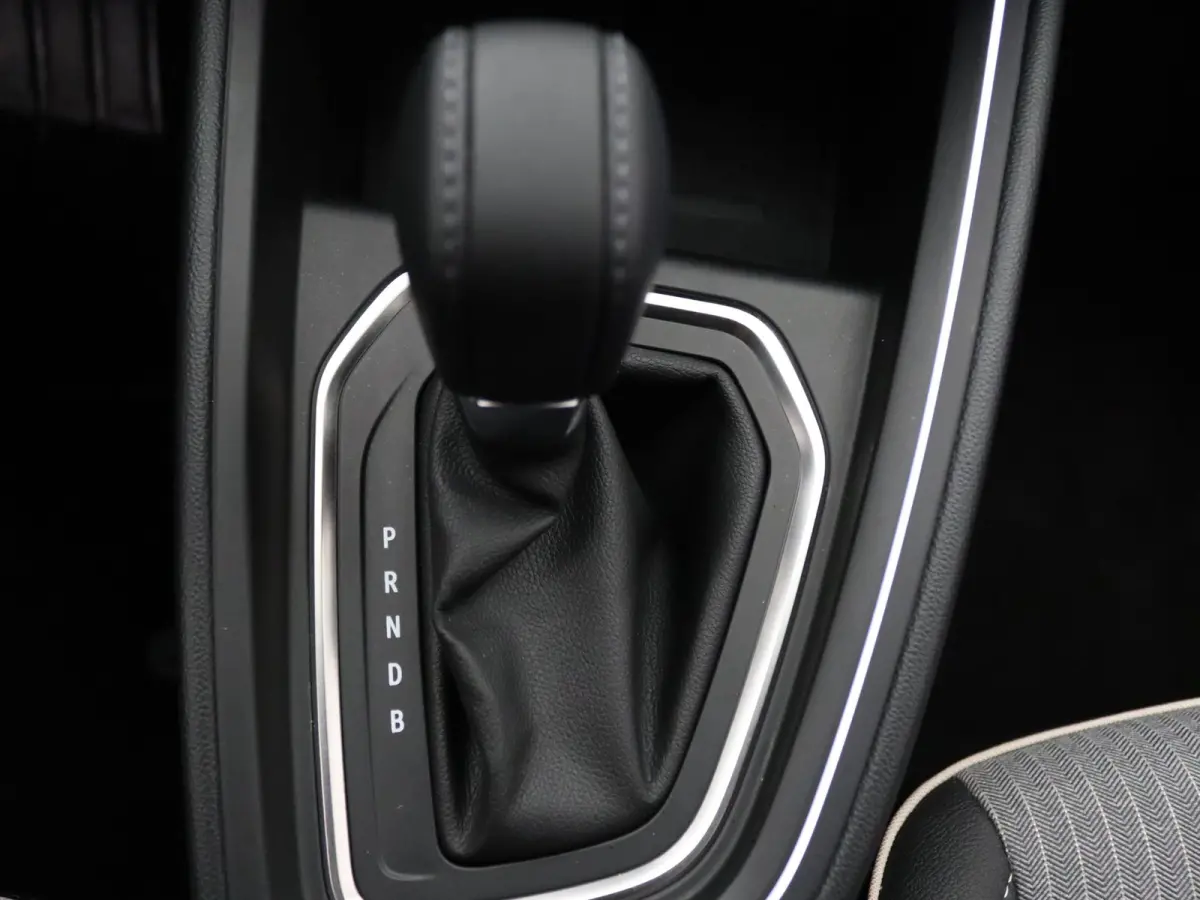 E-Tech Full Hybrid techno 145pk 360° Camera | Cruise | Navi | Parkeersens. v+a | Stoel-/stuurverw.