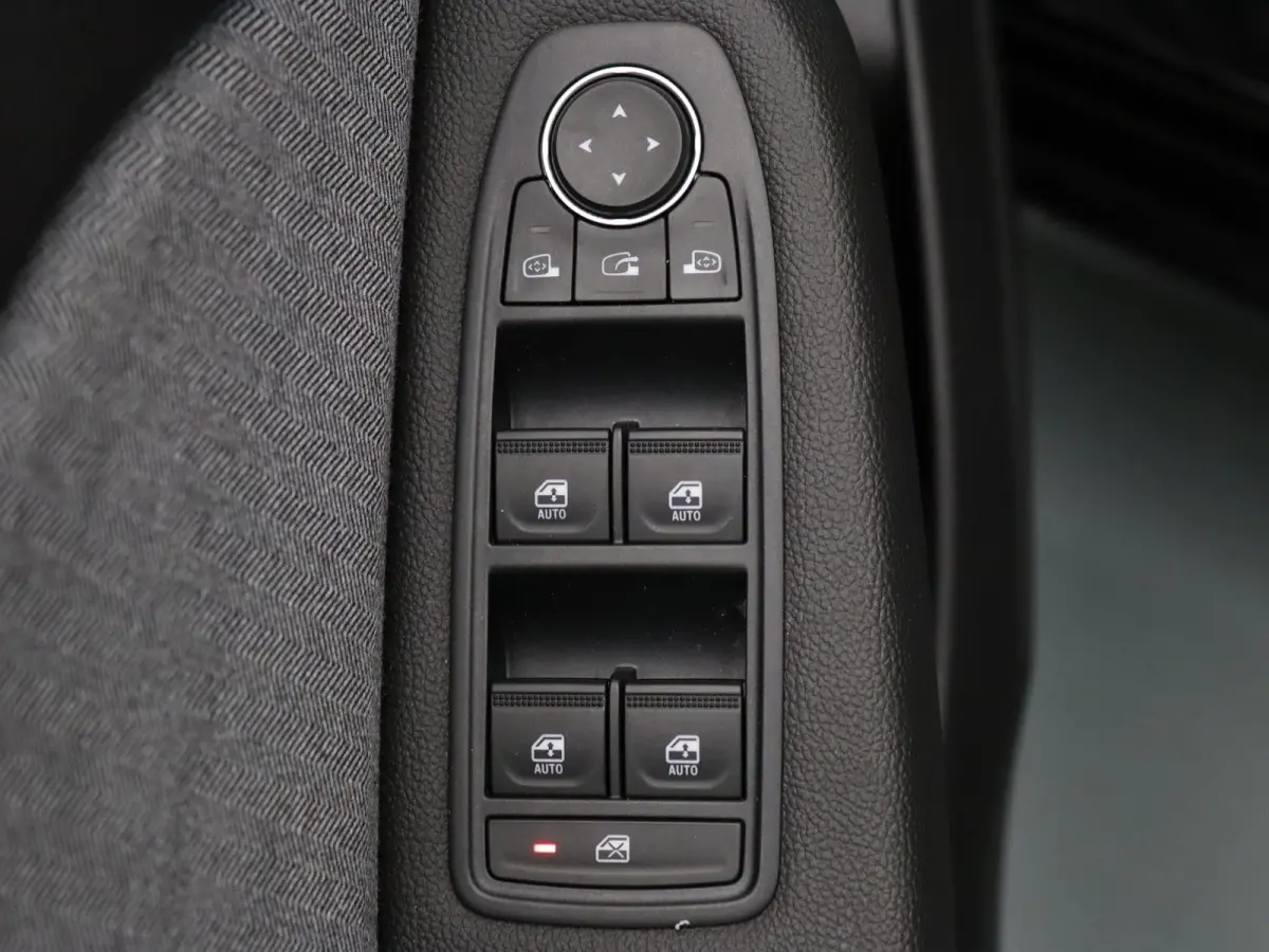 E-Tech Full Hybrid techno 145pk 360° Camera | Cruise | Navi | Parkeersens. v+a | Stoel-/stuurverw.