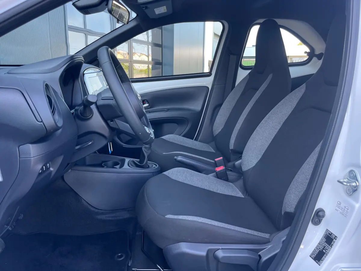 1.0 VVT-i MT Play NL.Auto/Carplay/Camera/Led/Airco/Navigatie/1Ste Eigenaar/Dealer Onderhouden