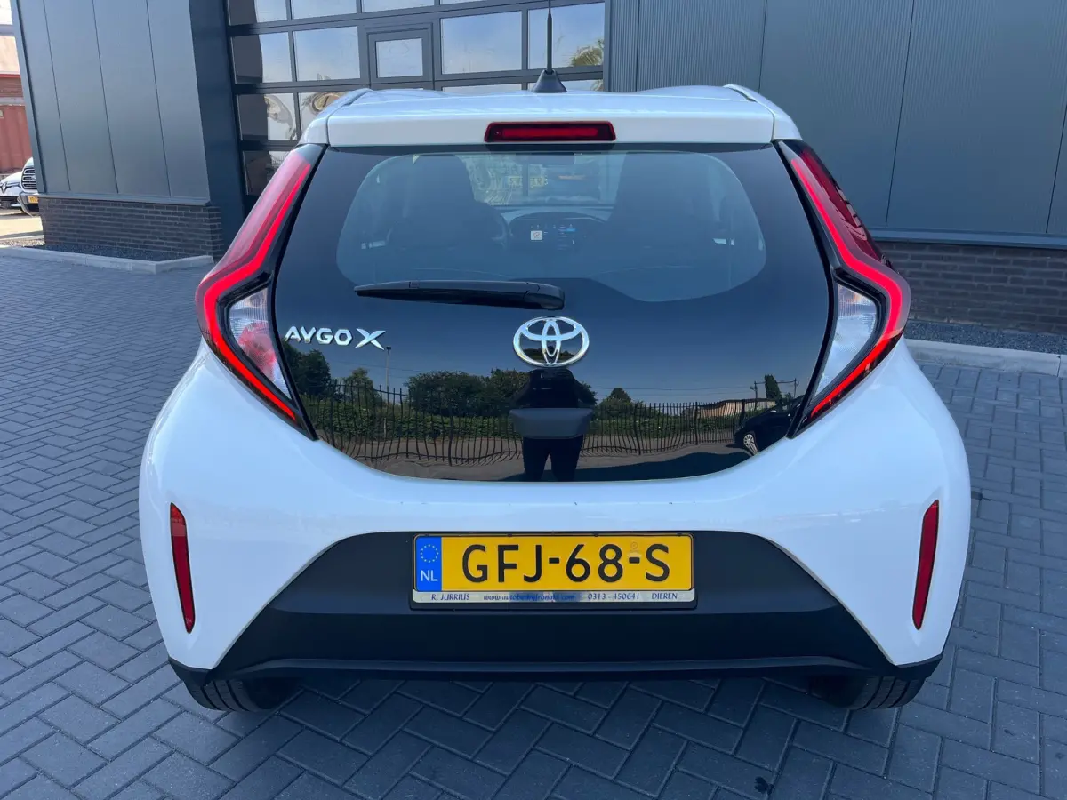 1.0 VVT-i MT Play NL.Auto/Carplay/Camera/Led/Airco/Navigatie/1Ste Eigenaar/Dealer Onderhouden