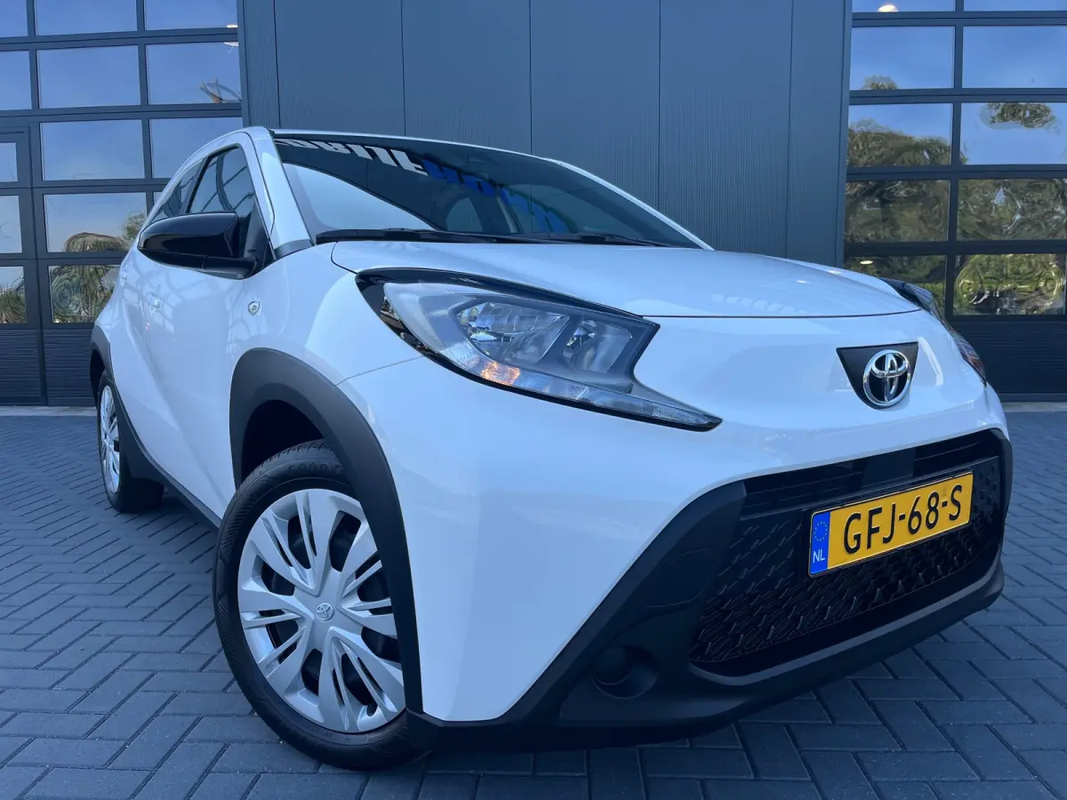 1.0 VVT-i MT Play NL.Auto/Carplay/Camera/Led/Airco/Navigatie/1Ste Eigenaar/Dealer Onderhouden
