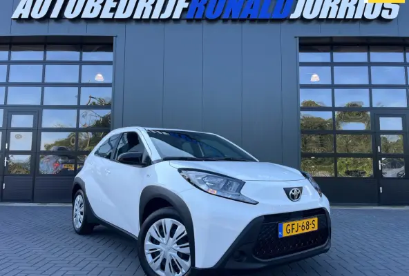 1.0 VVT-i MT Play NL.Auto/Carplay/Camera/Led/Airco/Navigatie/1Ste Eigenaar/Dealer Onderhouden