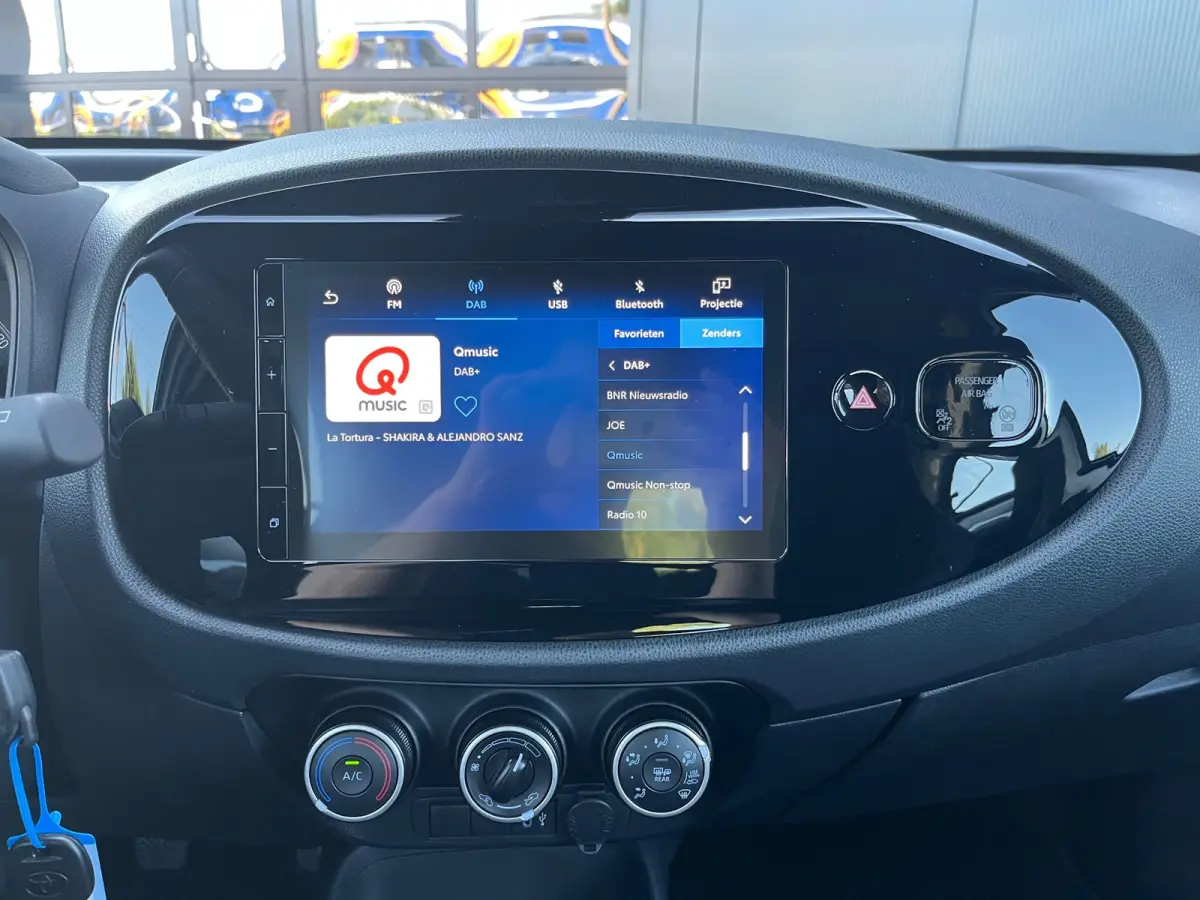 1.0 VVT-i MT Play NL.Auto/Carplay/Camera/Led/Airco/Navigatie/1Ste Eigenaar/Dealer Onderhouden