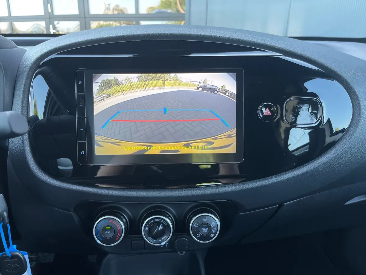 1.0 VVT-i MT Play NL.Auto/Carplay/Camera/Led/Airco/Navigatie/1Ste Eigenaar/Dealer Onderhouden