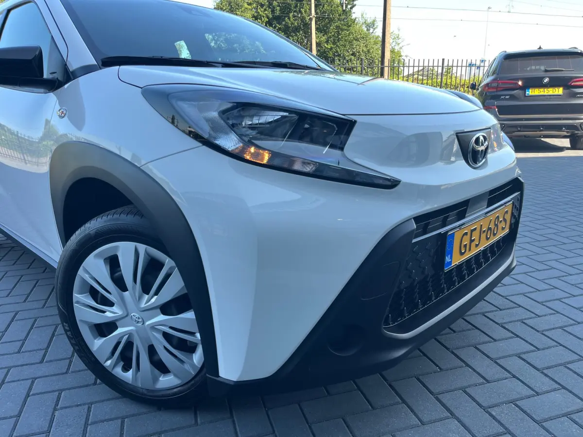 1.0 VVT-i MT Play NL.Auto/Carplay/Camera/Led/Airco/Navigatie/1Ste Eigenaar/Dealer Onderhouden