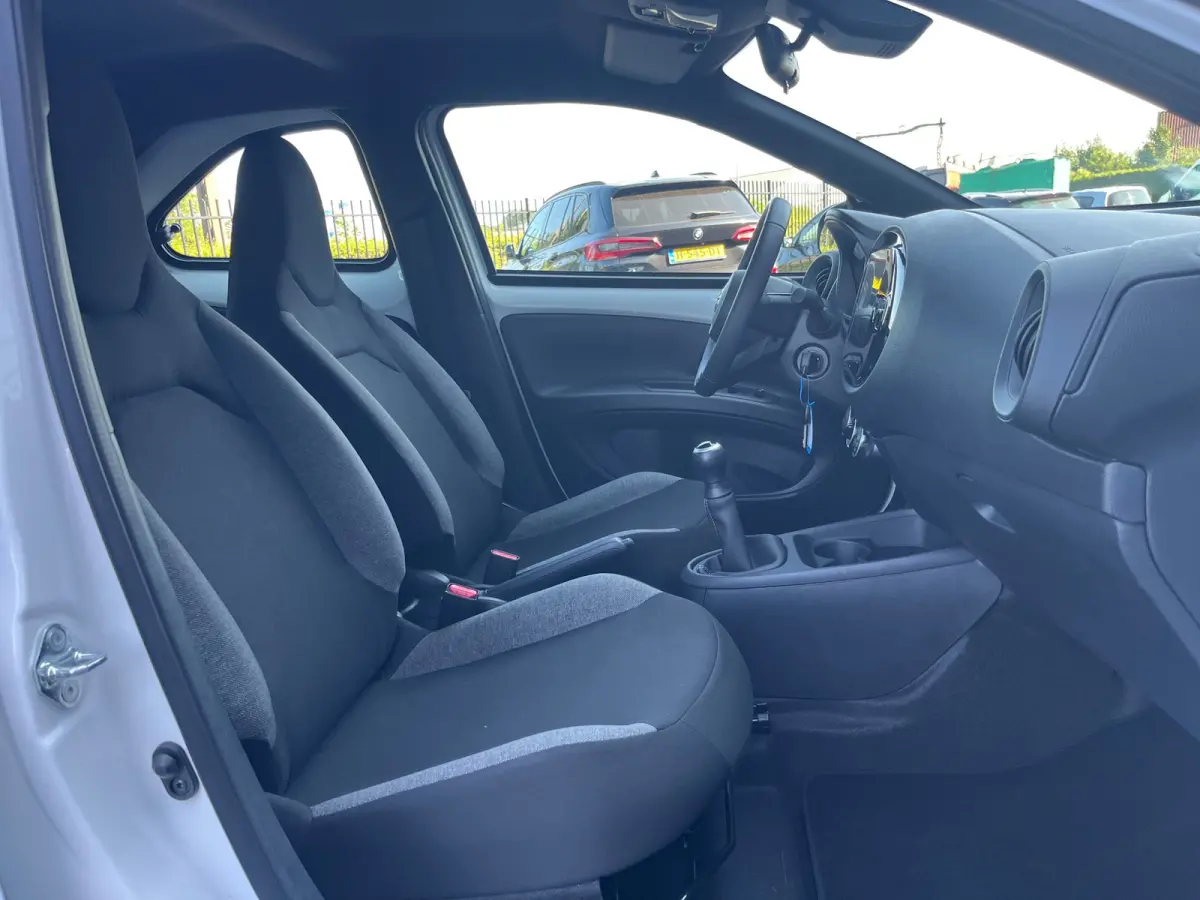 1.0 VVT-i MT Play NL.Auto/Carplay/Camera/Led/Airco/Navigatie/1Ste Eigenaar/Dealer Onderhouden