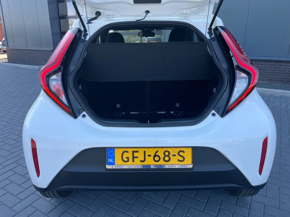 1.0 VVT-i MT Play NL.Auto/Carplay/Camera/Led/Airco/Navigatie/1Ste Eigenaar/Dealer Onderhouden